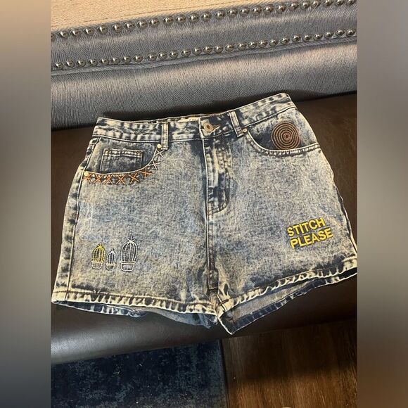 Cactus Embroidered Acid Wash Jean Shorts Size 27 Western Desert Festival Vibes - Picture 1 of 10